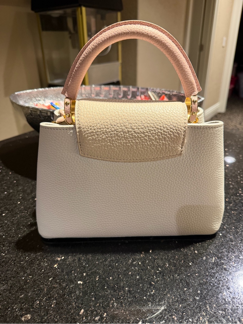 Louis Vuitton White and Pink Capucines Crossbody Bag with Gold Hardware - Picture 3 of 13